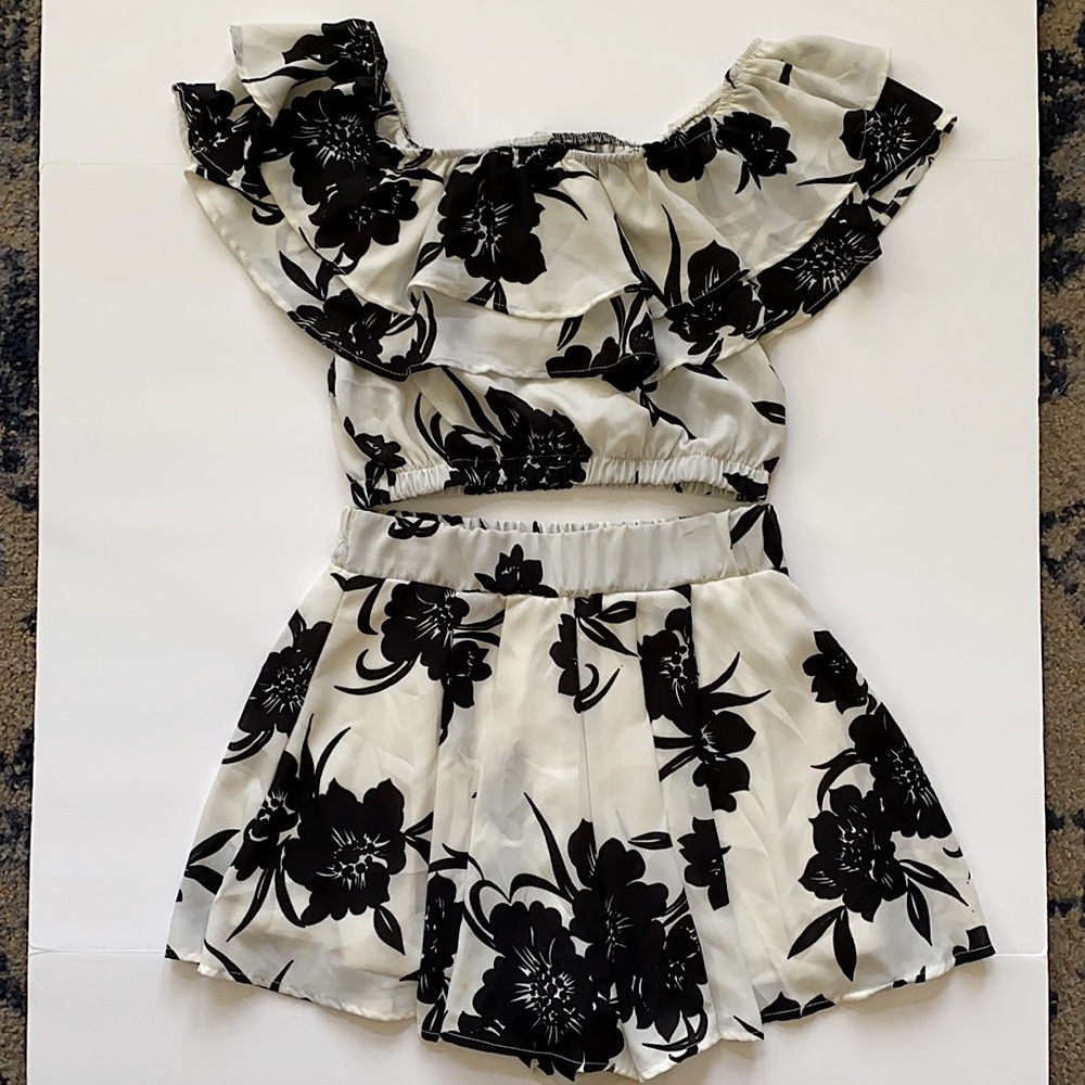 Black and white floral set (selling as a set)